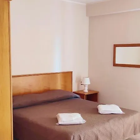 Ulliri Hotel & Skanderbeg Ristorante Pizzeria Hotel