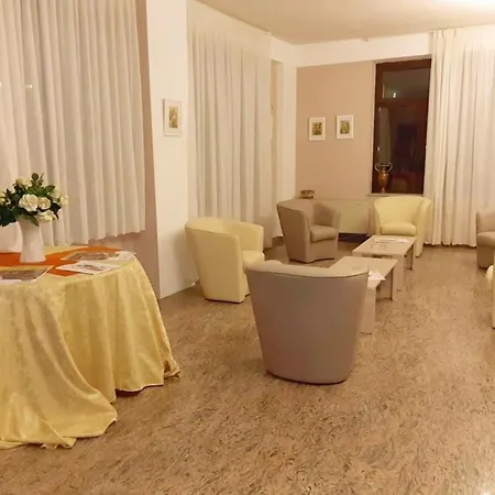 Ulliri Hotel & Skanderbeg Ristorante Pizzeria * San Costantino Albanese