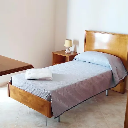 Ulliri Hotel & Skanderbeg Ristorante Pizzeria Hotel *